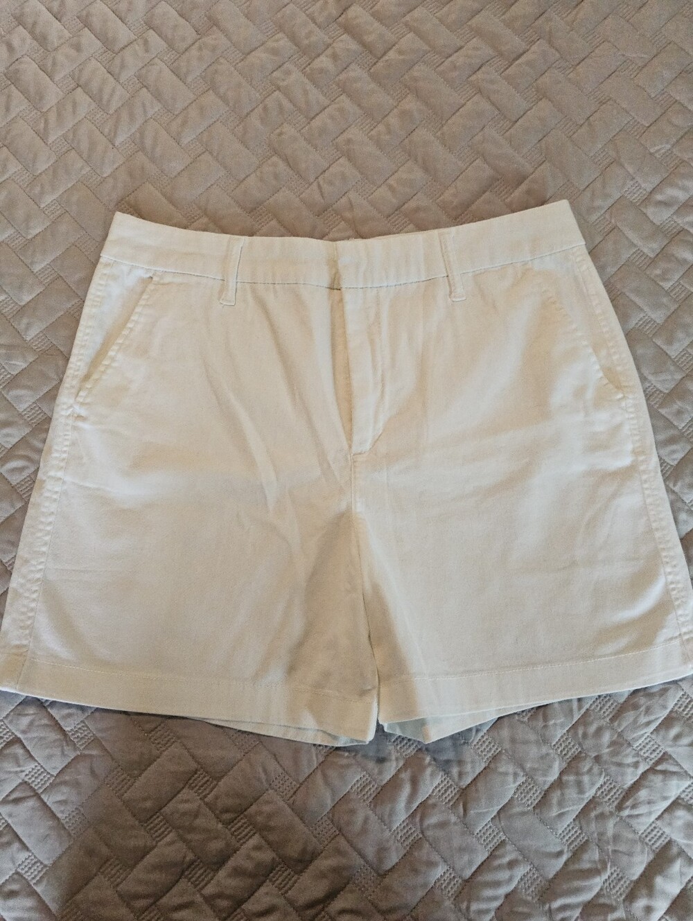 Gloria Vanderbilt White Shorts